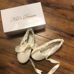 Girl’s ballet flats/dress shoes NWOT